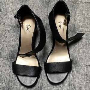 Fioni size 6 shoes
